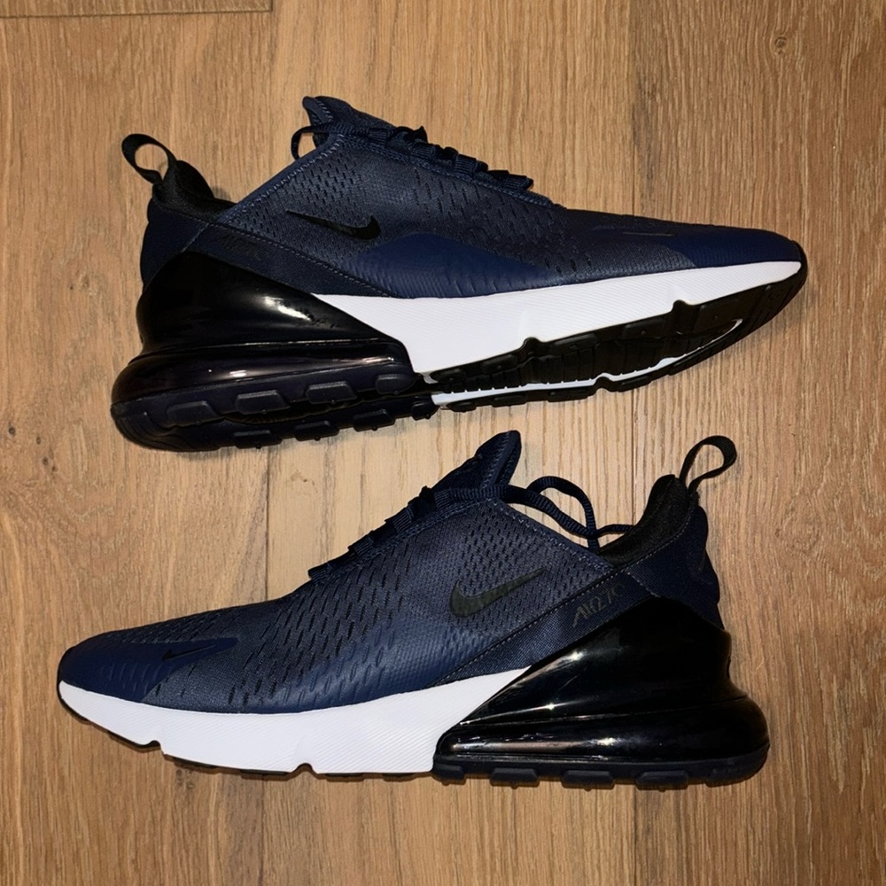 Brand new men’s Nike Air Max 270 sneakers. Midnight navy with black swoosh. Sz13